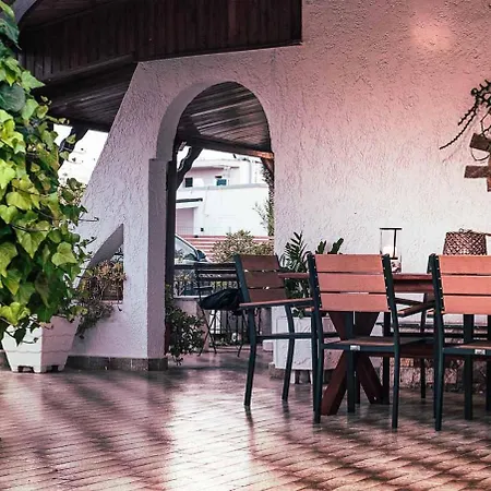 Agia Paraskevi Villa *